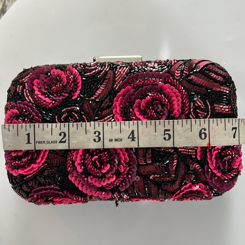 Elegant Floral Sequin Clutch - Picture 12 of 16